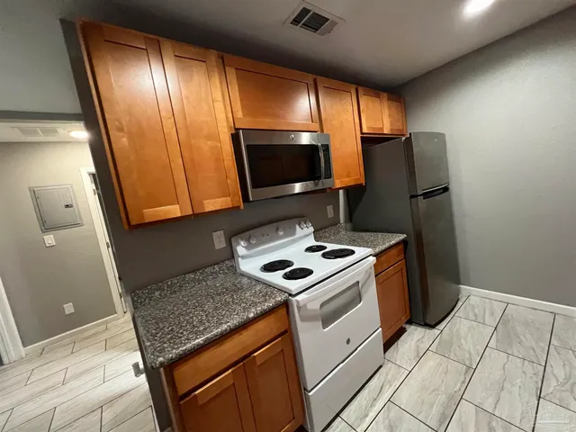 $1,095 | 1200 Paulding Avenue, Unit A, Pensacola, FL 32507