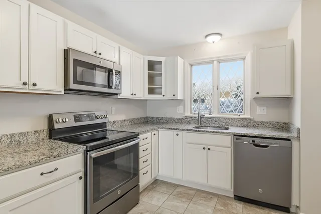 $269,900 | 153 Porter Lake Drive, Unit 153, Springfield, MA 01106