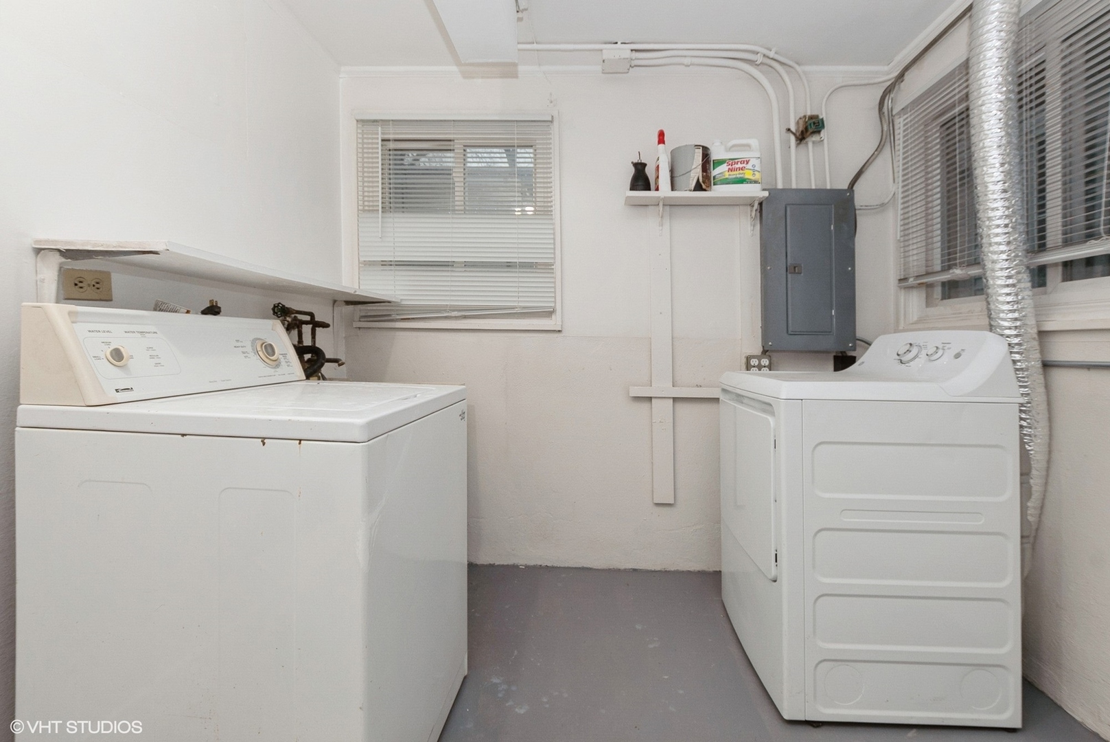 363 Winnebago Street Park Forest, IL 60466 - Photo 13 of 14 a utility room with dryer and washer