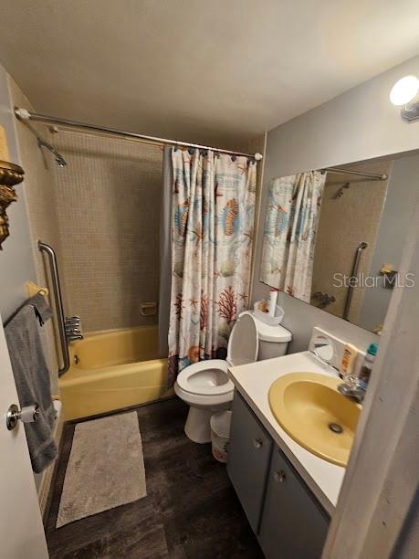 4565 Duhme Road, Unit 207 St. Petersburg, FL 33708 - Photo 6 of 9