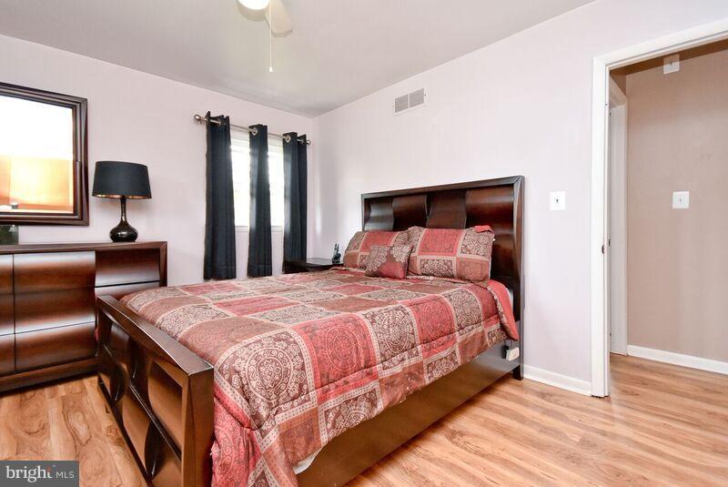 8117 Edgewater Road Clearwater Beach, MD 21226 - Photo 11 of 25 Bedroom (Master)
