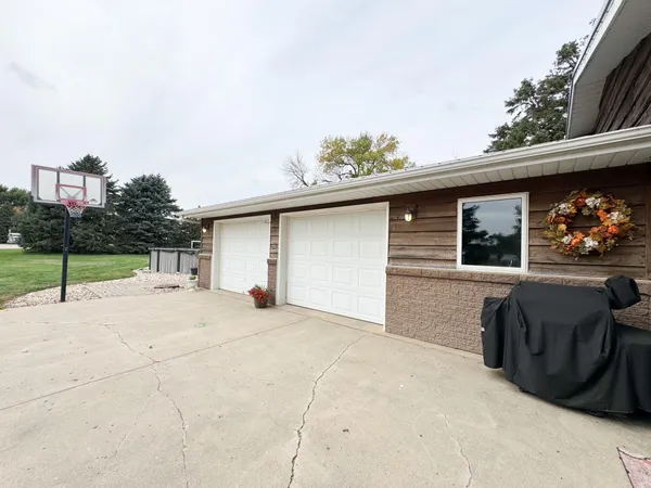 $314,500 | 105 1st Avenue, Wilmont, MN 56185