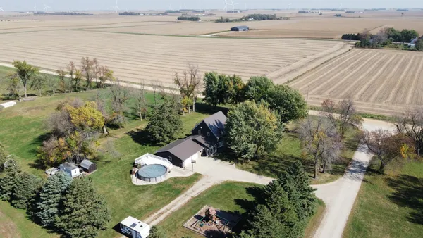 $314,500 | 105 1st Avenue, Wilmont, MN 56185