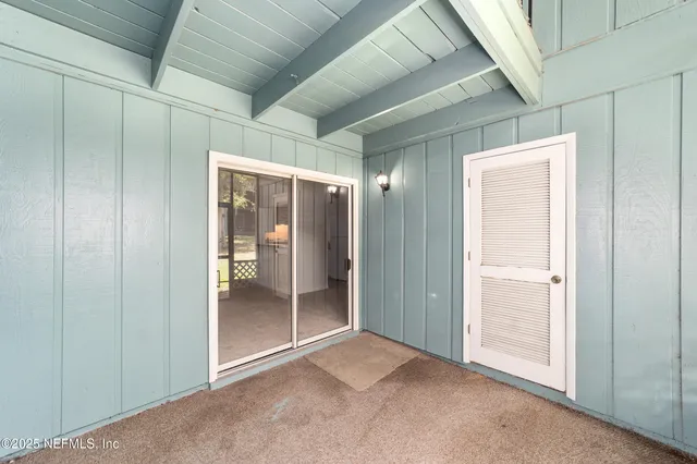 a view of entryway with a hallway