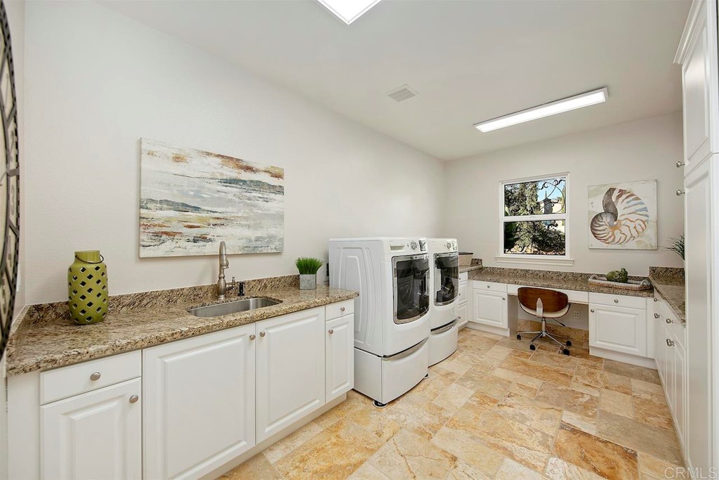 3220 Sitio Montecillo Carlsbad, CA 92009 - Photo 39 of 48