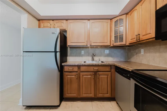 $1,875 | 1421 South Ocean Boulevard, Unit 211, Pompano Beach, FL 33062