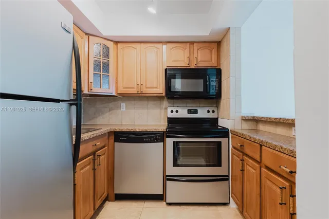 $1,875 | 1421 South Ocean Boulevard, Unit 211, Pompano Beach, FL 33062