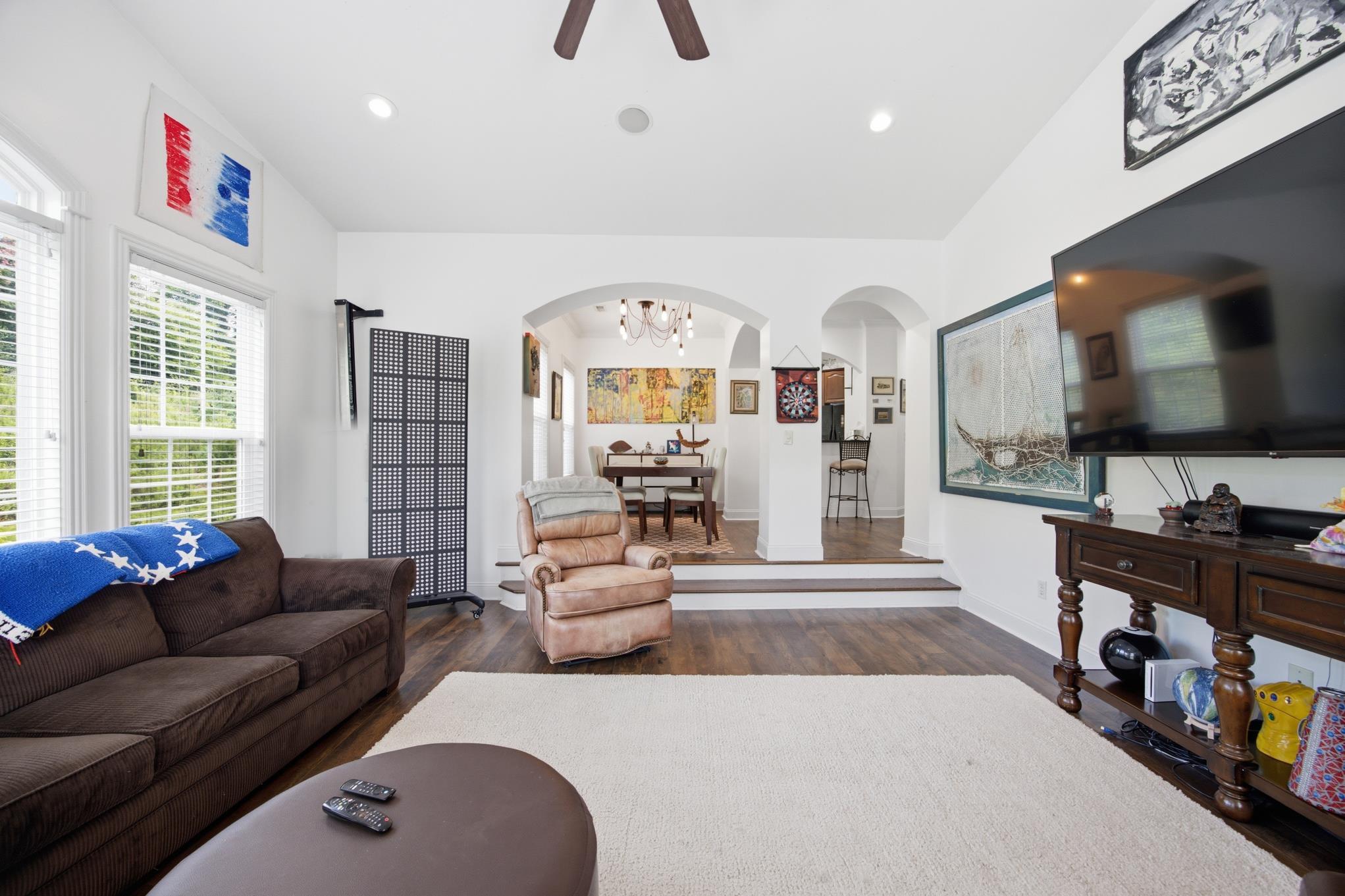 309 Renaissance Court Chattanooga, TN 37419 - Photo 15 of 58 Living Room