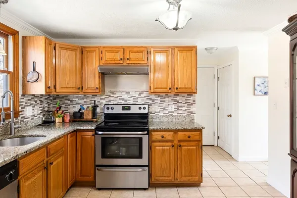 $599,999 | 7 Overlook Avenue, Haverhill, MA 01832