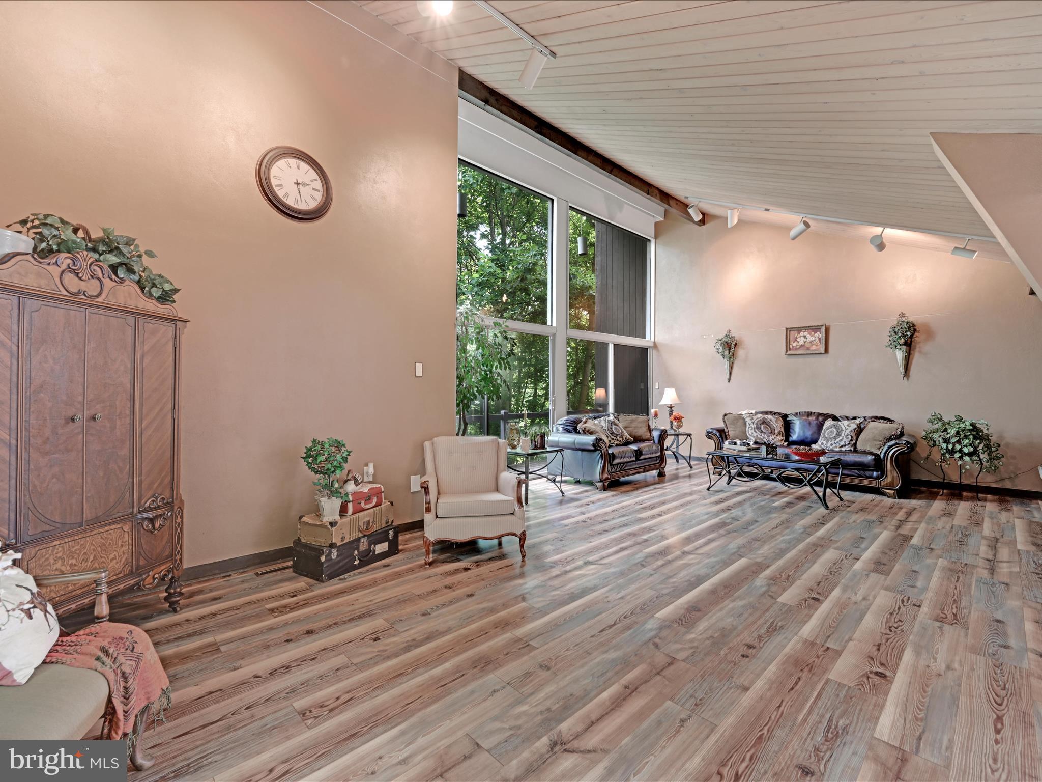 Undisclosed Reading, PA 19606 - Photo 7 of 20 living room