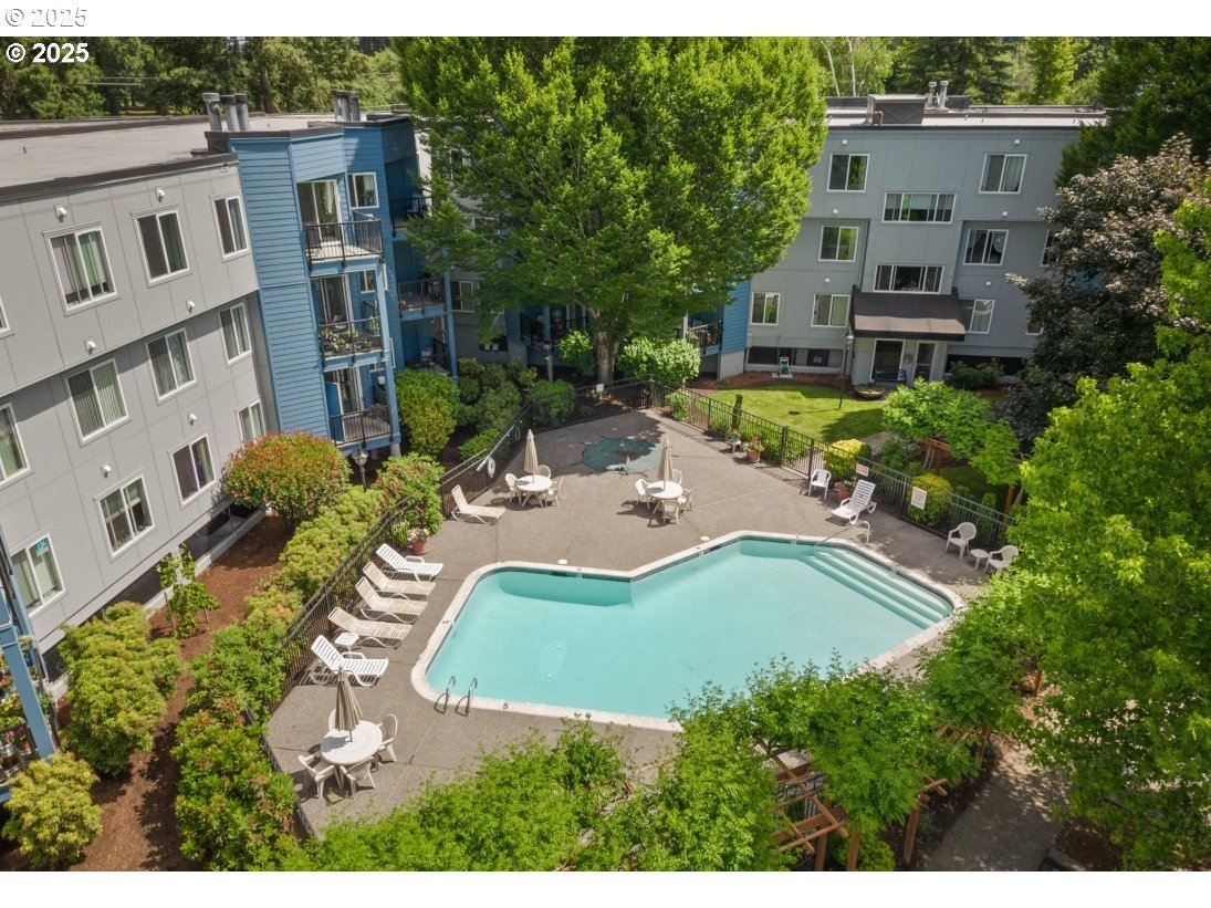 8720 Southwest Tualatin Road, Unit 315 Tualatin, OR 97062 - Photo 2 of 41