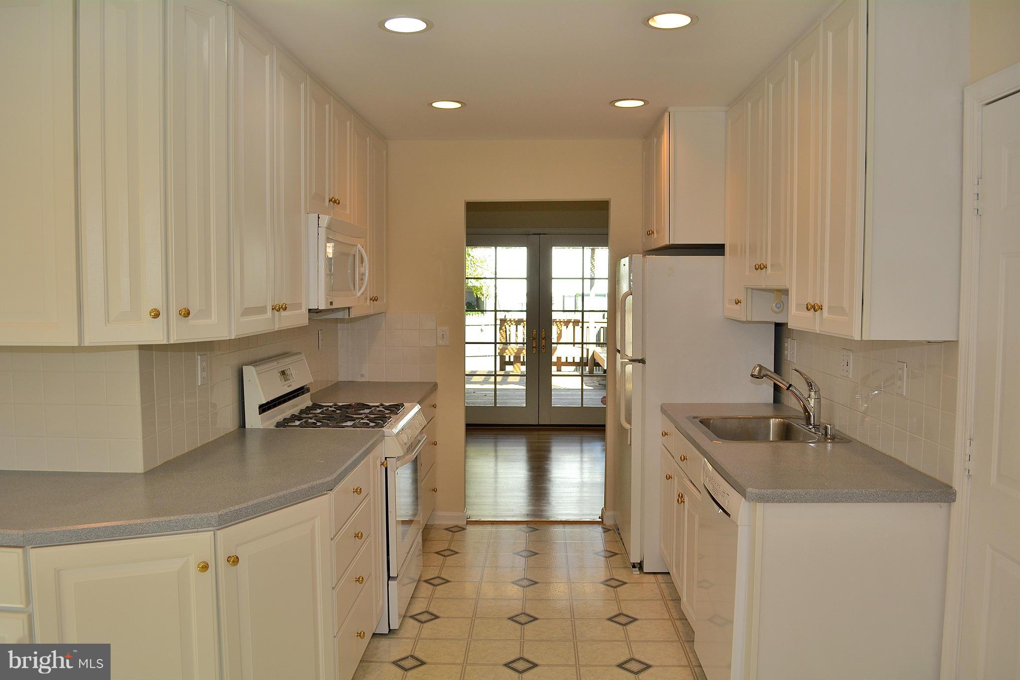 7713 Miller Fall Road Rockville, MD 20855 - Photo 5 of 30 Kitchen