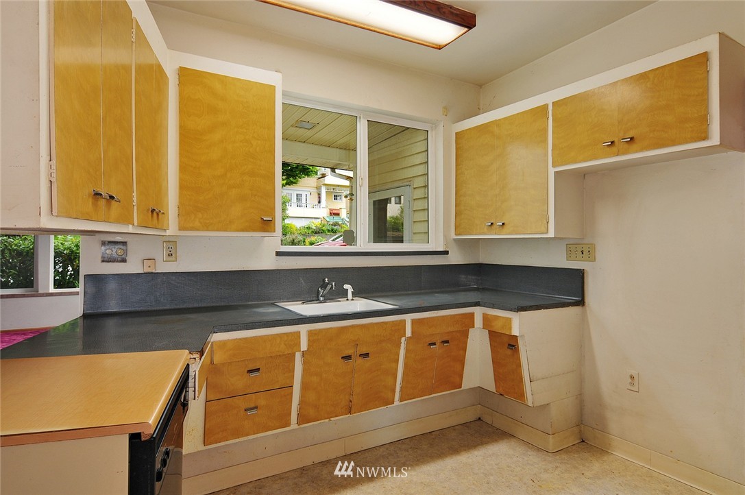 209 North 41st Street Seattle, WA 98103 - Photo 5 of 9 Gallery Image 5