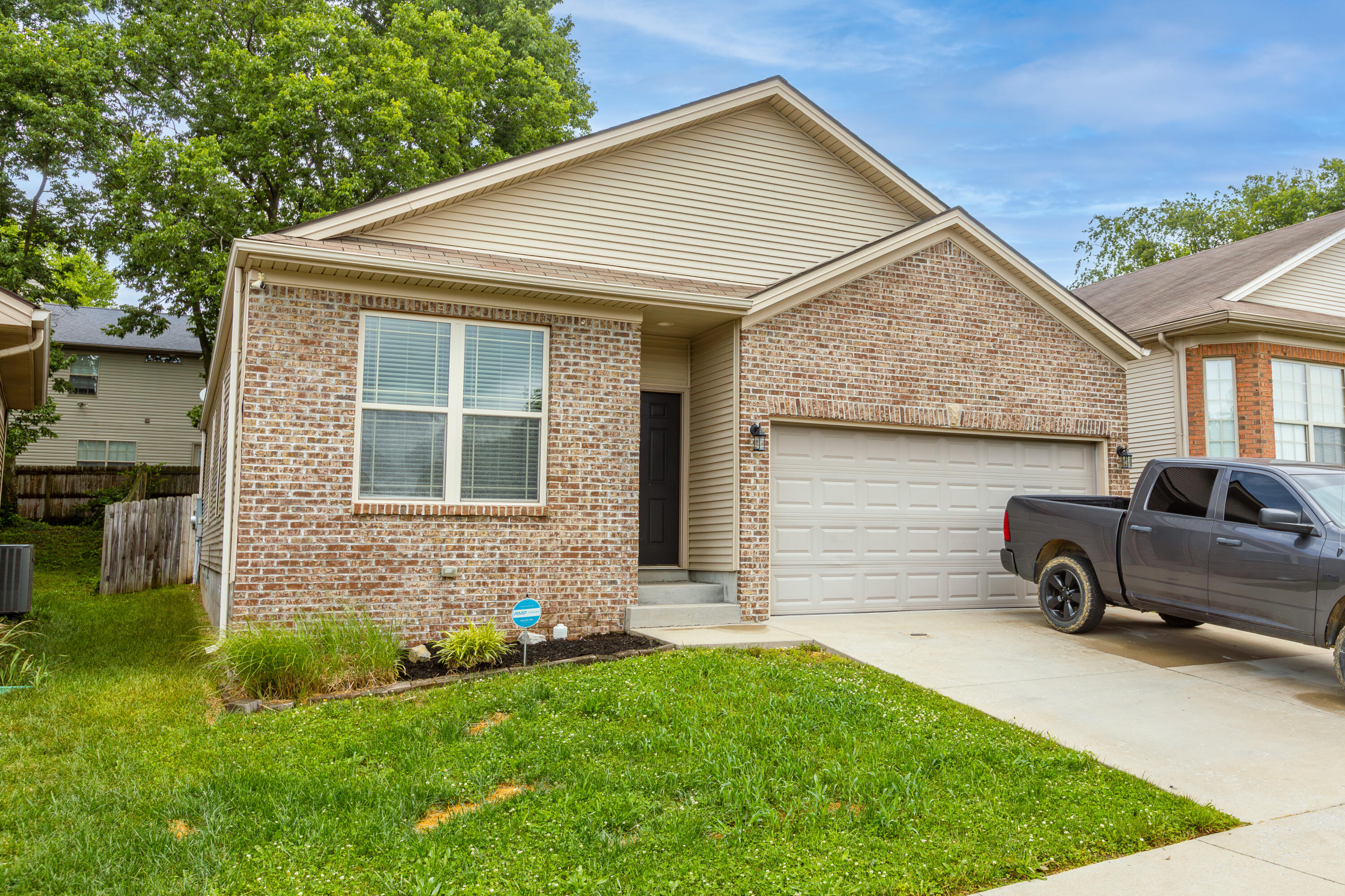 217 Shell Court Lexington, KY 40511 - Photo 2 of 24 1-2