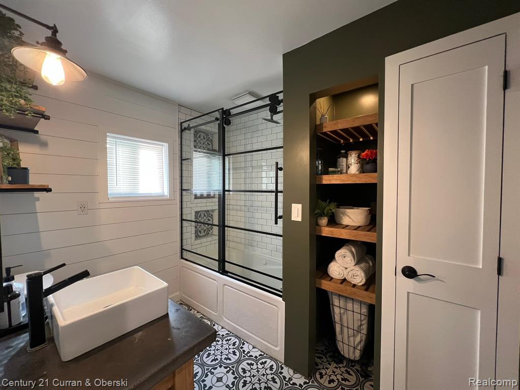 210 Center Street Fenton, MI 48430 - Photo 13 of 25 Gallery Image 13