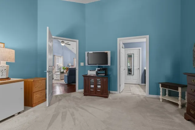 a view of a livingroom with furniture