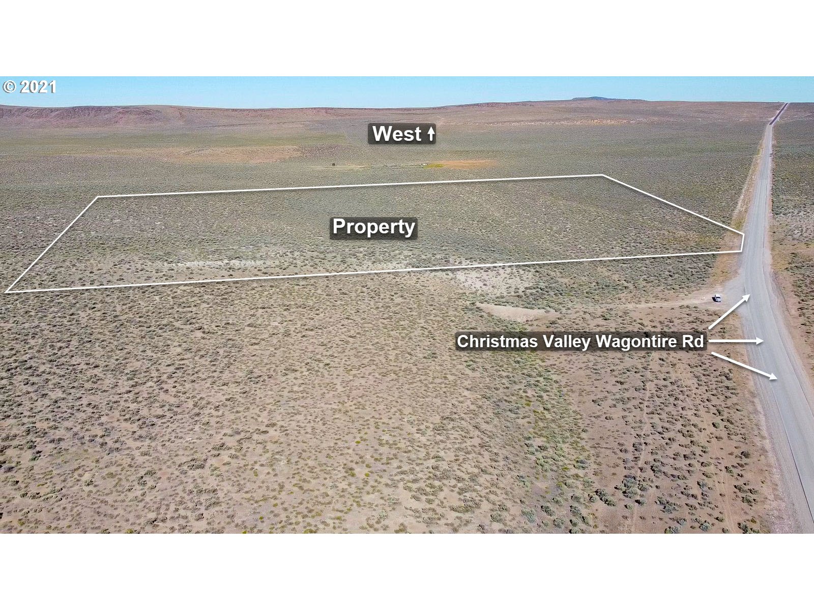 1 Cv-wagontire Road Riley, OR 97758 - Photo 14 of 20 a black and white photo of a room