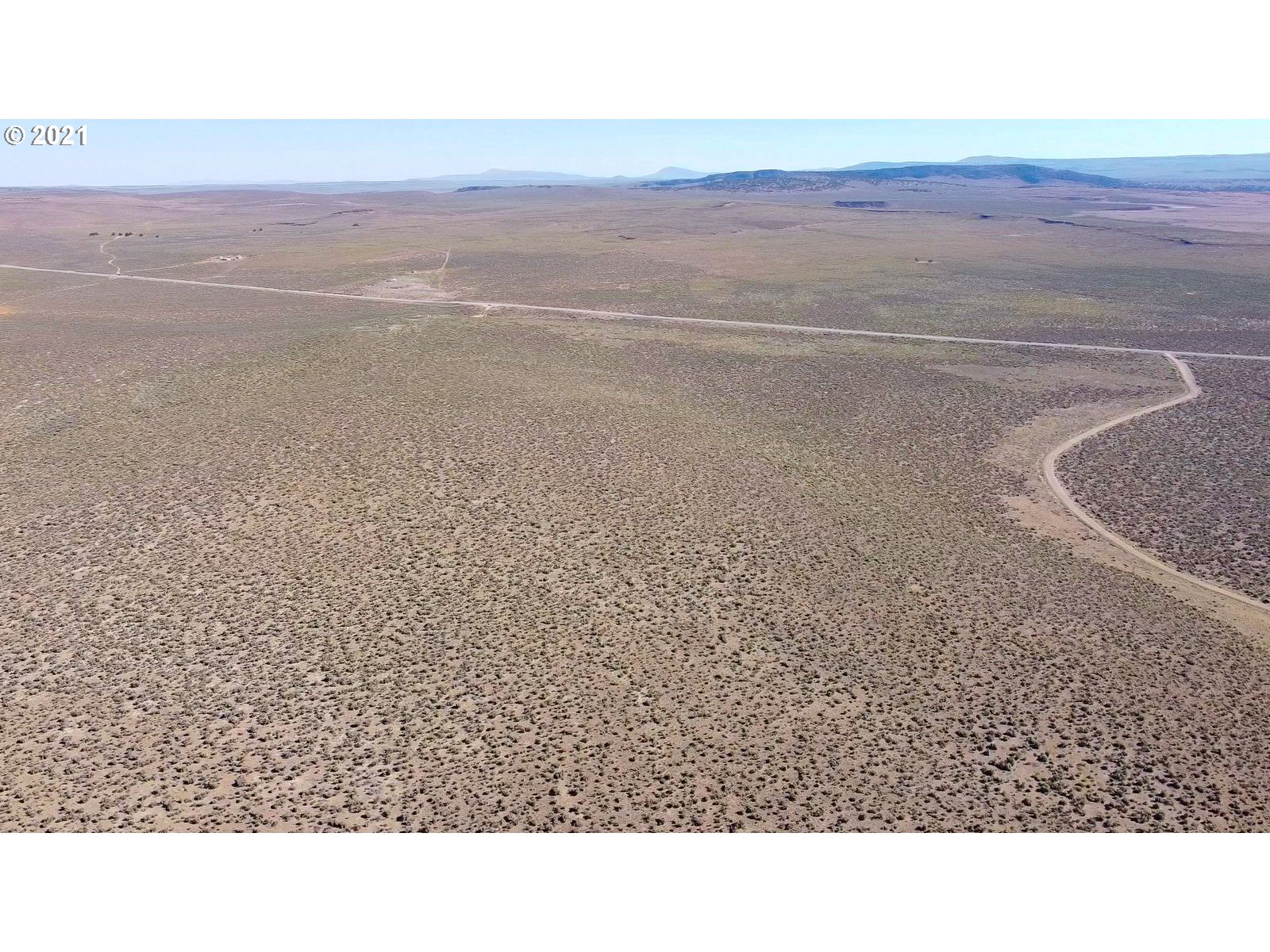 1 Cv-wagontire Road Riley, OR 97758 - Photo 7 of 20 a open area with a yard