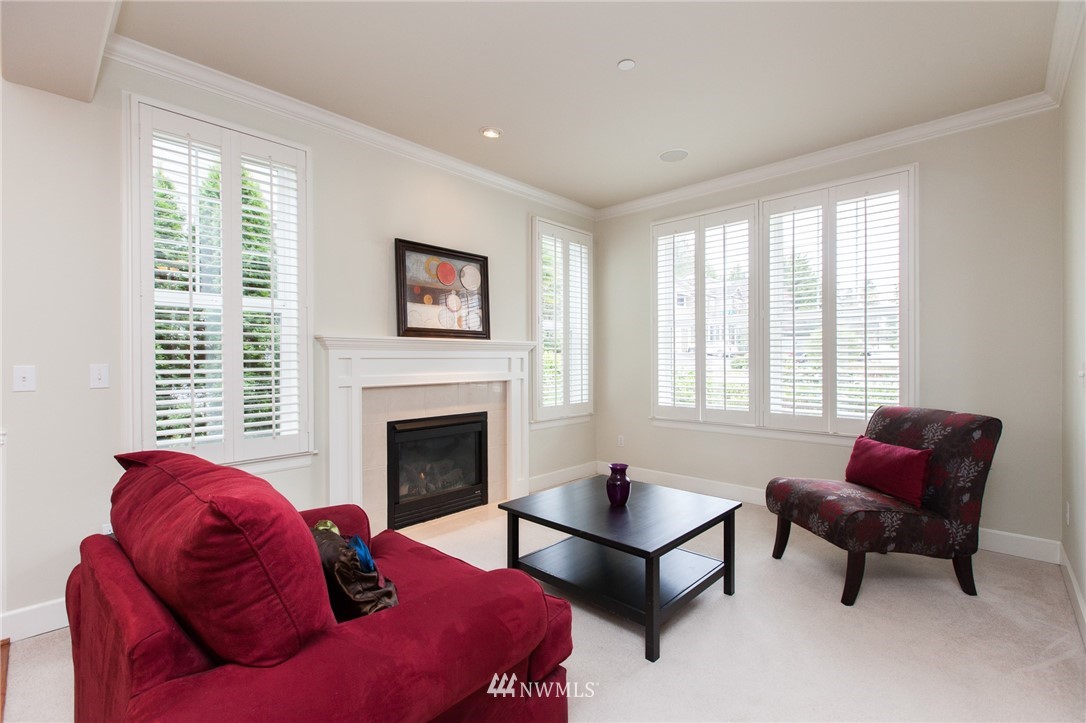 706 South 47th Street Renton, WA 98055 - Photo 3 of 25 Gallery Image 3