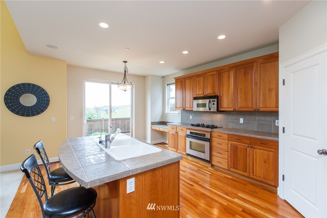 706 South 47th Street Renton, WA 98055 - Photo 7 of 25 Gallery Image 7