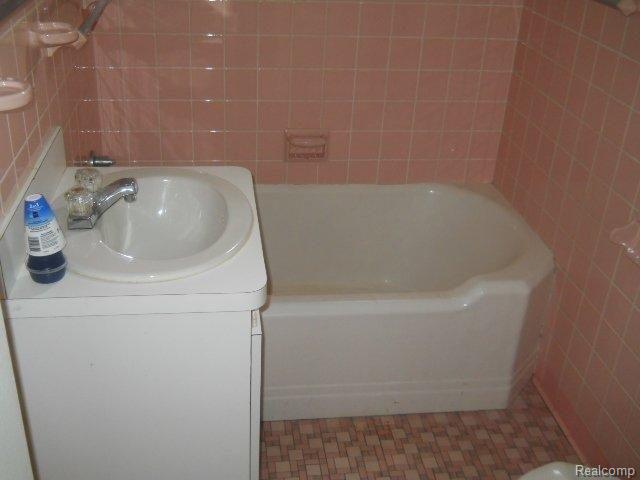 35244 Bordman Road Memphis, MI 48041 - Photo 5 of 10 5-31b 087.jpg
