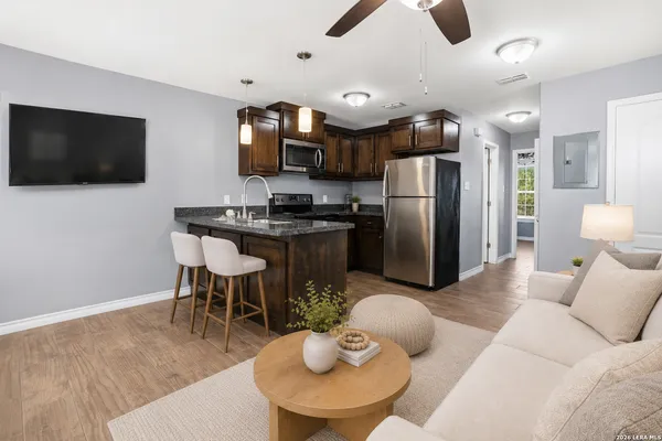 $1,275 | 214 Allen Drive, Unit B, Laredo, TX 78045