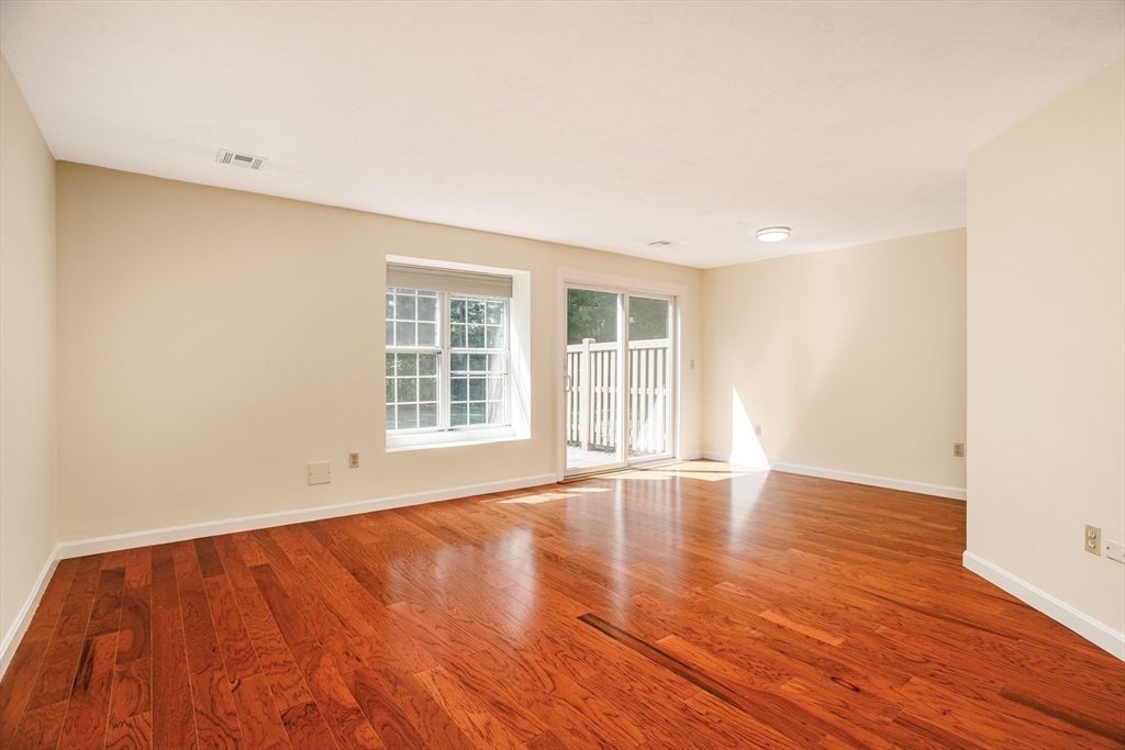 511 Ridgefield Circle, Unit 511B Clinton, MA 01510 - Photo 11 of 32