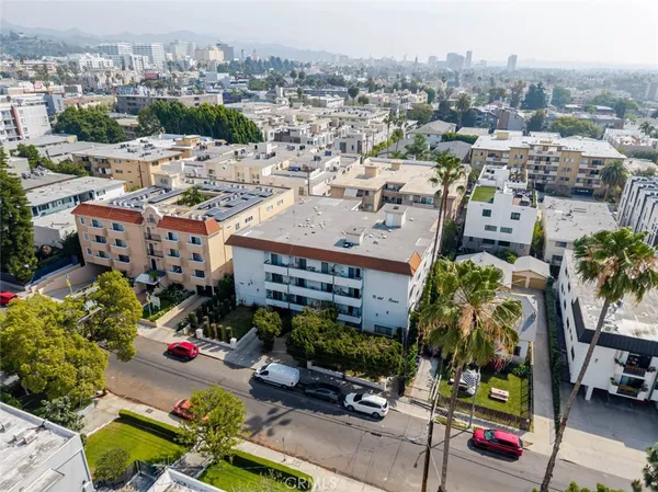 $3,500 | 1344 North Martel Avenue, Unit 303, Hollywood, CA 90046