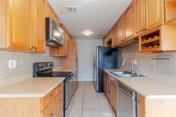 $3,500 | 1344 North Martel Avenue, Unit 303, Hollywood, CA 90046