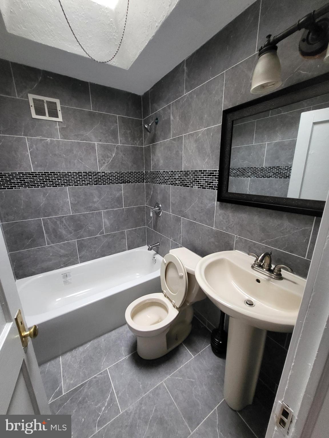 7445 Ruskin Road Philadelphia, PA 19151 - Photo 13 of 21 Gallery Image 13