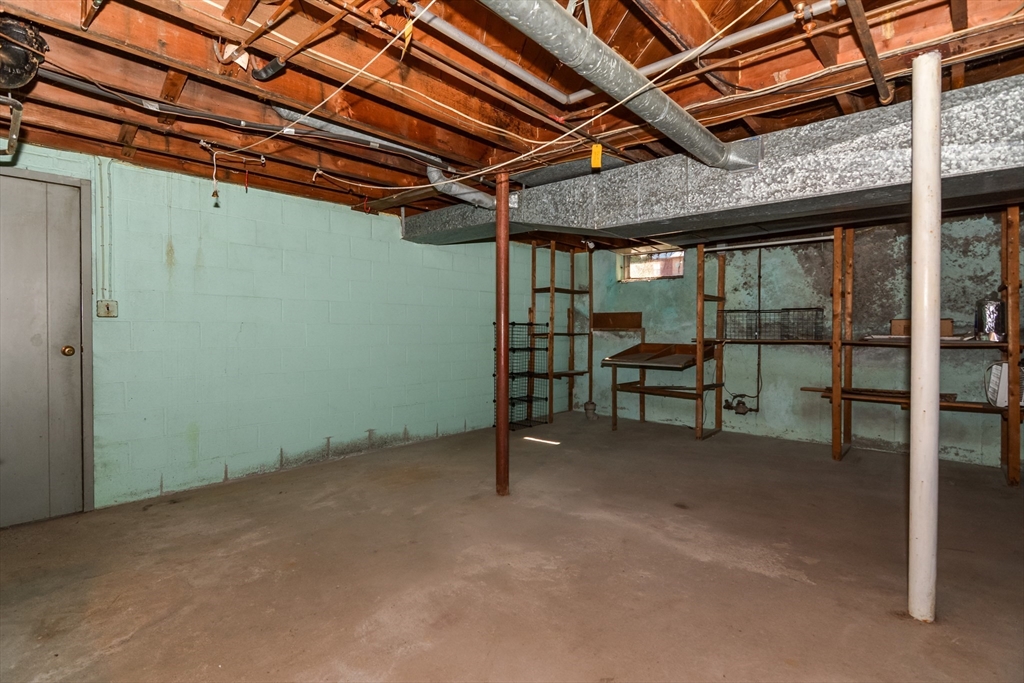 39 Beechmont Street Worcester, MA 01609 - Photo 23 of 42 a view of a room with table