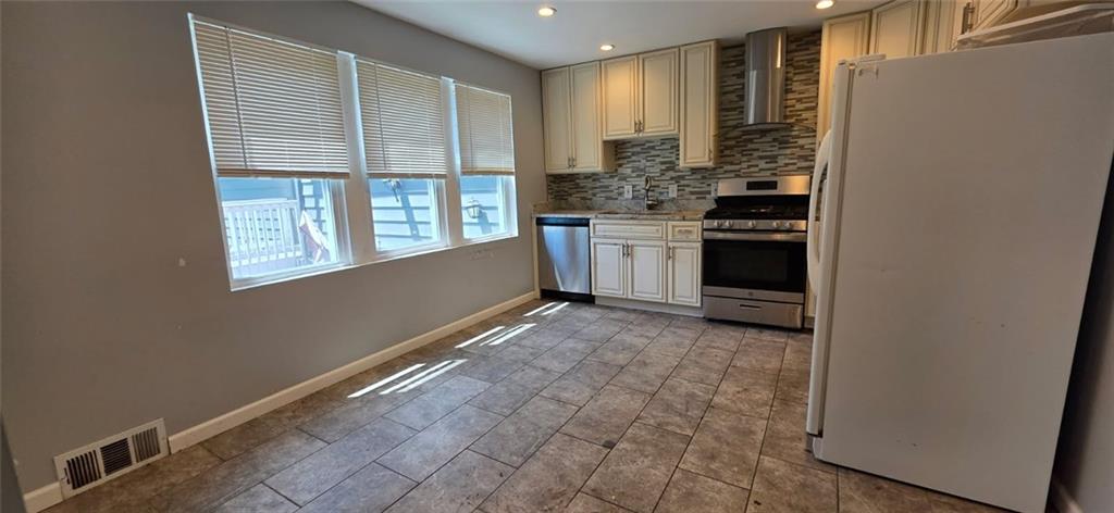 995 A Brodhead Road Coraopolis, PA 15108 - Photo 7 of 10