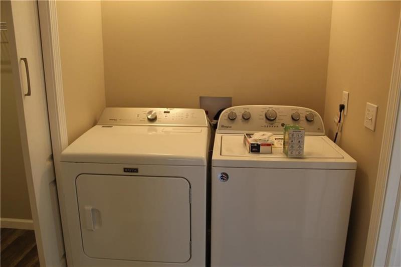 995 A Brodhead Road Coraopolis, PA 15108 - Photo 8 of 10 a utility room with dryer and washer