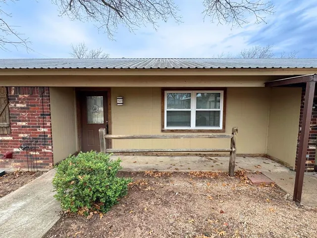 $2,000 | 200 Cedar Lane, Tolar, TX 76476