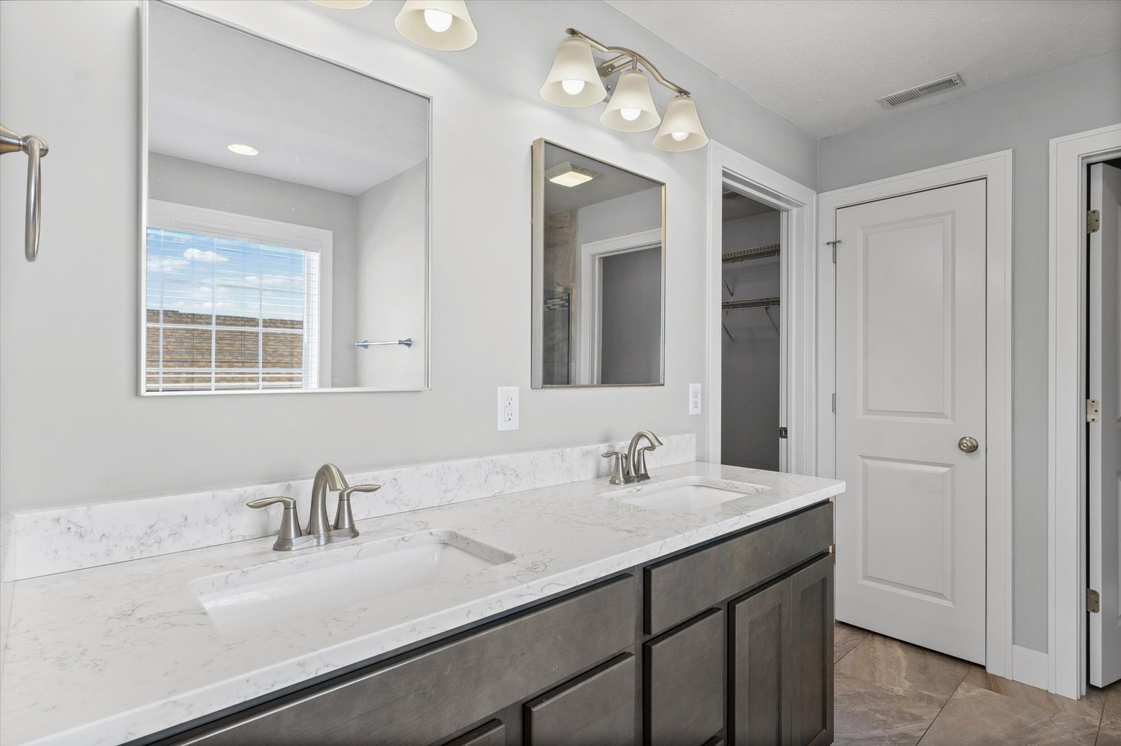 701 East Country Ridge Drive Mahomet, IL 61853 - Photo 19 of 38