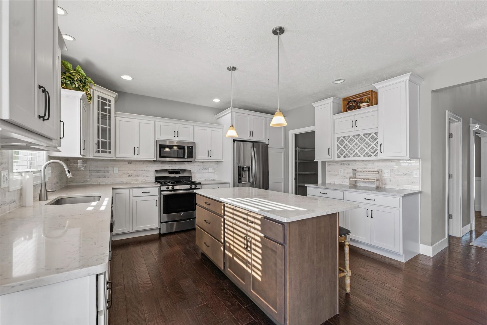 701 East Country Ridge Drive Mahomet, IL 61853 - Photo 7 of 38