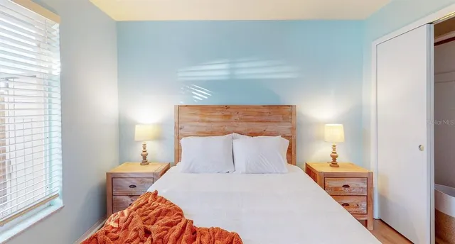 a view of empty room with windows