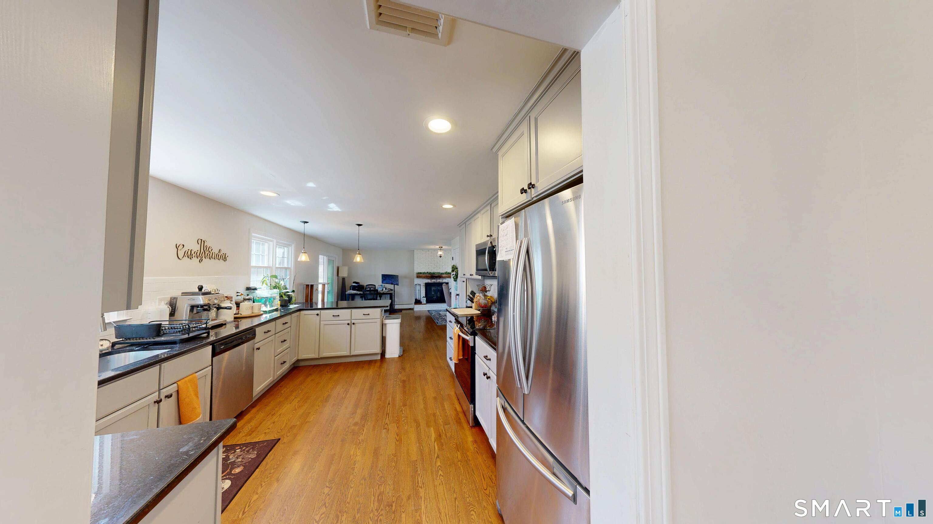 138 Airline Road Clinton, CT 06413 - Photo 12 of 36