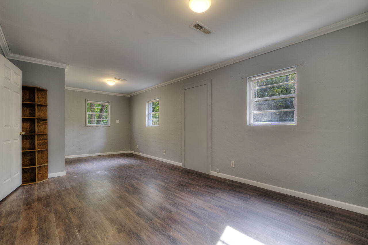 3123 Miller Road Powell, TN 37849 - Photo 10 of 28 Large space for living room