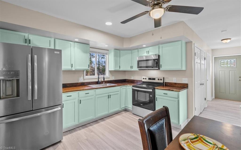 7489 Riverside Road Seagrove, NC 27341 - Photo 12 of 47