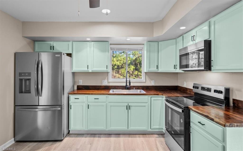 7489 Riverside Road Seagrove, NC 27341 - Photo 13 of 47