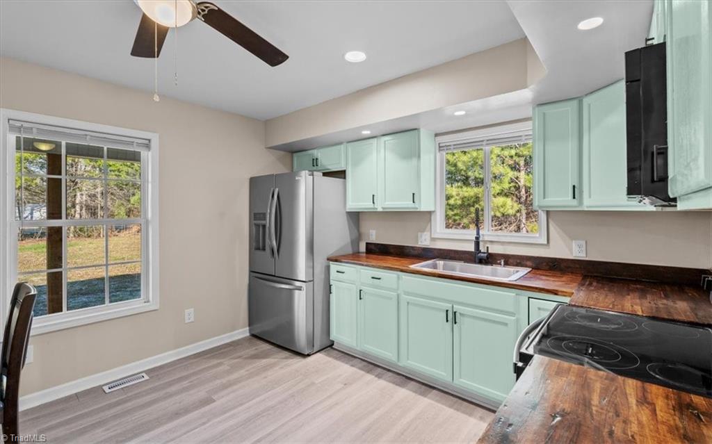 7489 Riverside Road Seagrove, NC 27341 - Photo 16 of 47