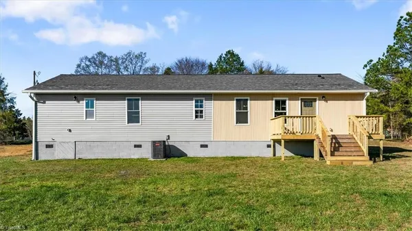 $284,900 | 7489 Riverside Road, Seagrove, NC 27341