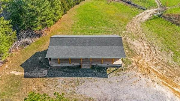 $284,900 | 7489 Riverside Road, Seagrove, NC 27341