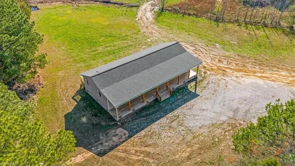$284,900 | 7489 Riverside Road, Seagrove, NC 27341