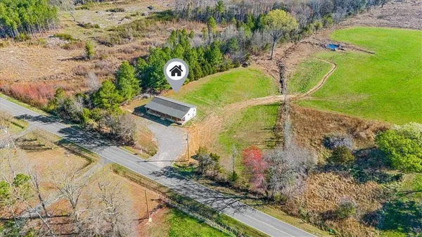 $284,900 | 7489 Riverside Road, Seagrove, NC 27341
