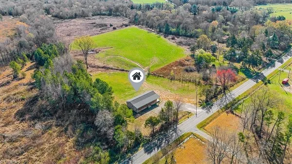 $284,900 | 7489 Riverside Road, Seagrove, NC 27341