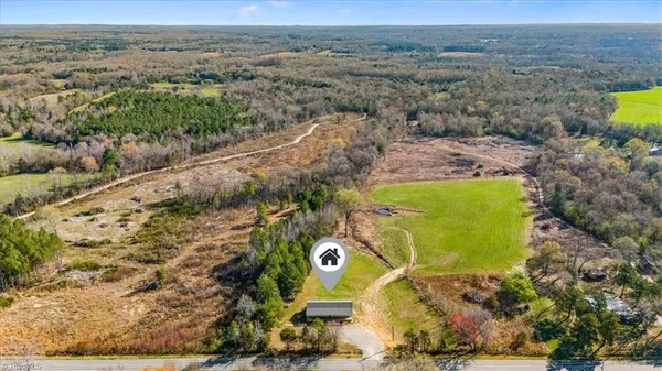 $284,900 | 7489 Riverside Road, Seagrove, NC 27341