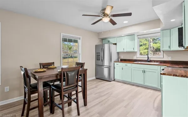 $284,900 | 7489 Riverside Road, Seagrove, NC 27341