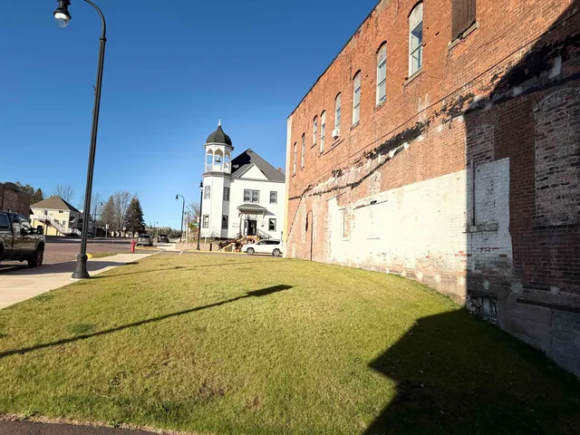 $7,500 | 100 South Main Street, Mellen, WI 54546